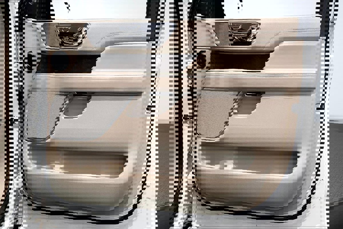 Used 2020 Lincoln Navigator Reserve image 24