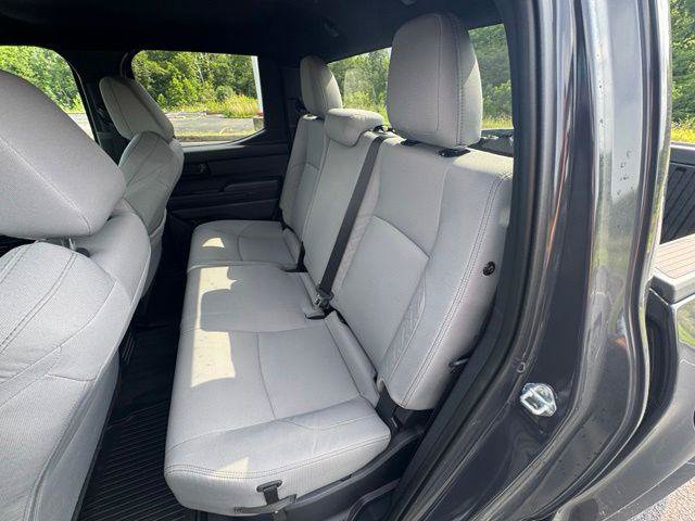 Certified 2024 Toyota Tacoma SR5 AWD/4WD image 15