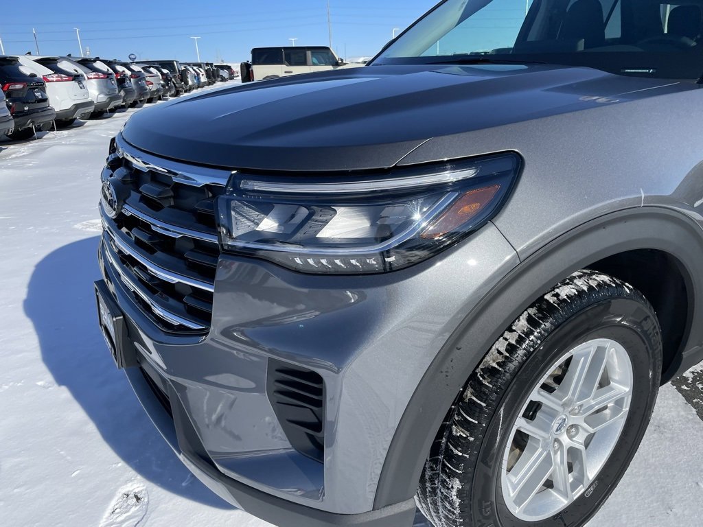 Used 2025 Ford Explorer Active image 28