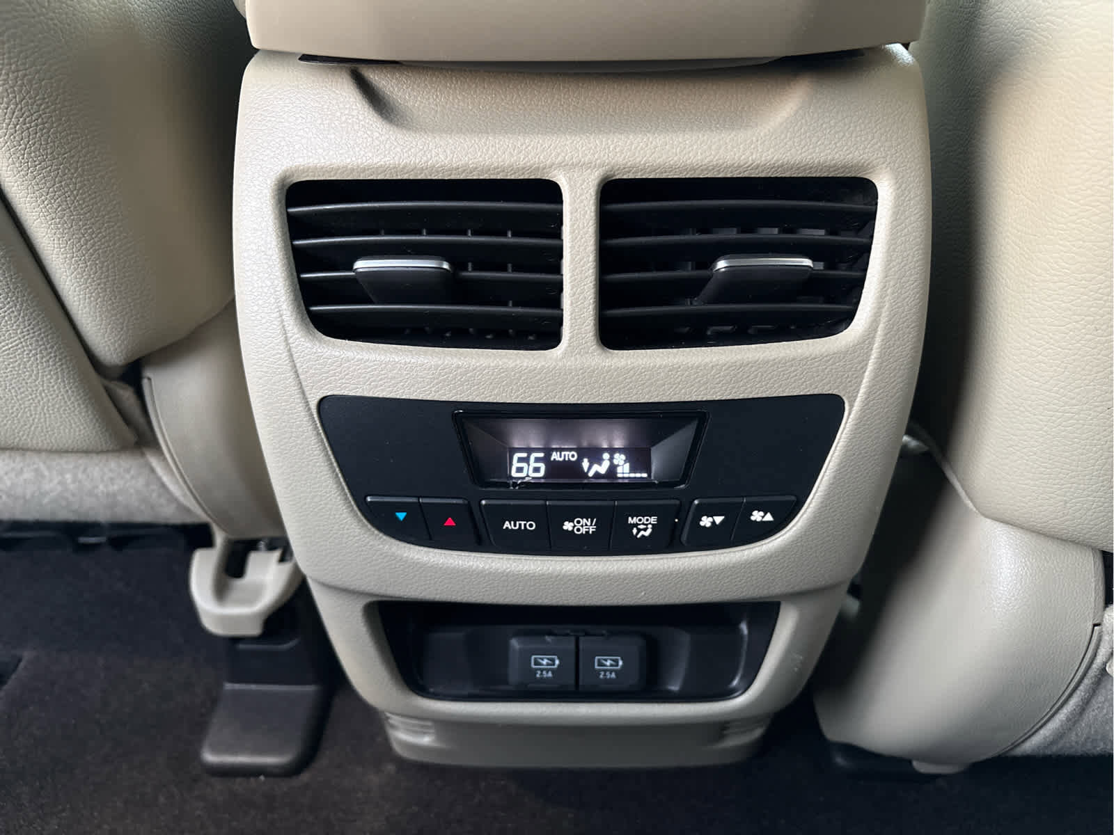 Used 2019 Acura MDX w/Technology Pkg image 12