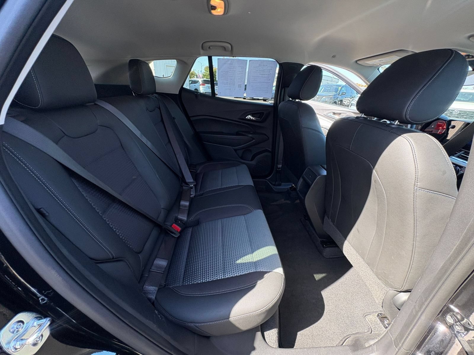 Used 2025 Chevrolet Trax LT w/ LT Convenience Package FWD image 35