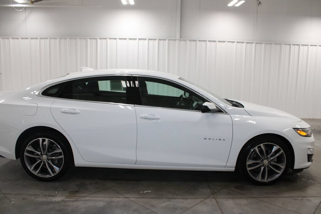 Used 2025 Chevrolet Malibu LT FWD image 11