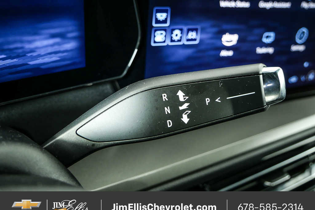 Used 2025 Chevrolet Traverse LT FWD image 16