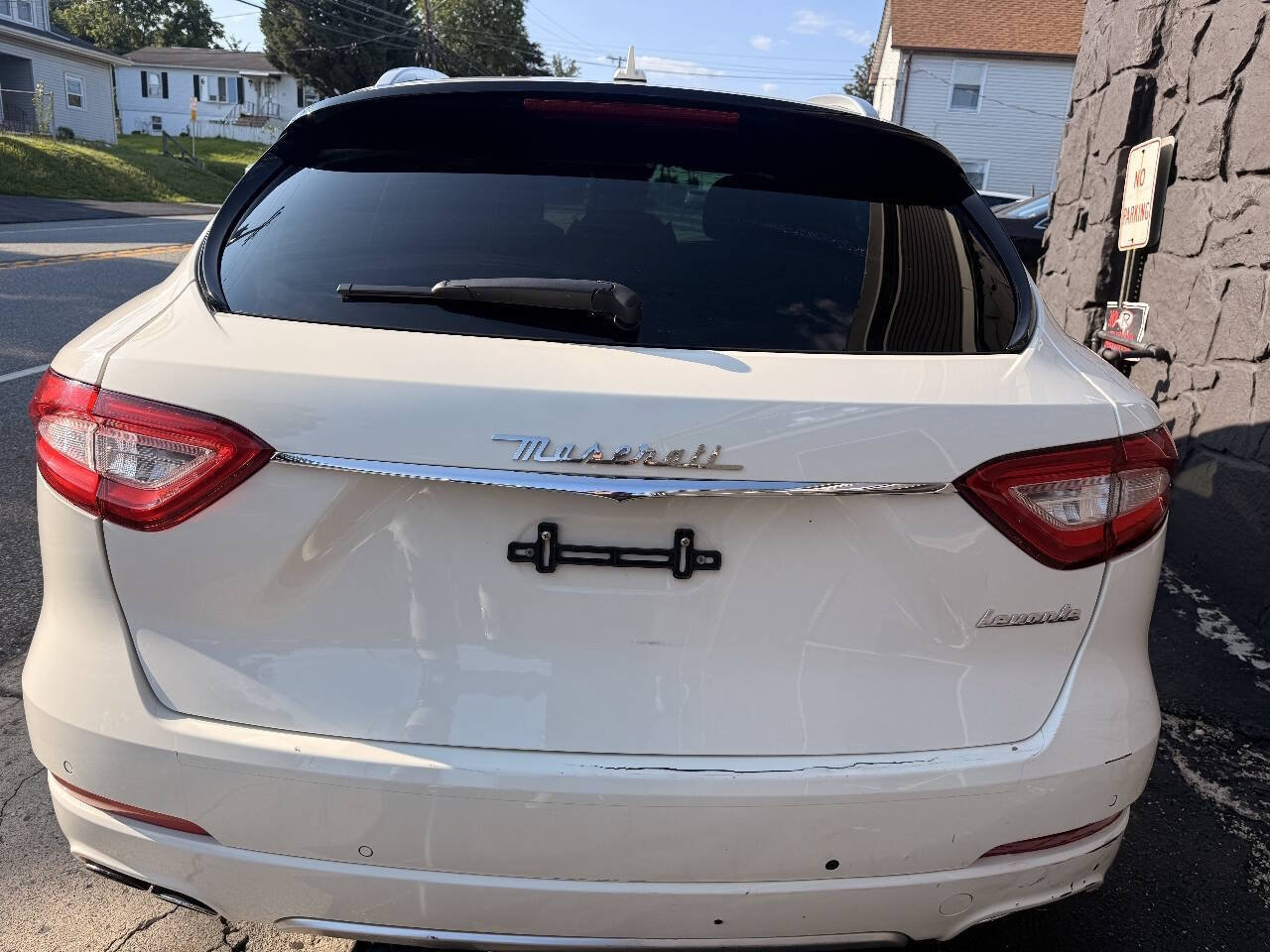 Used 2017 Maserati Levante w/ Luxury Package AWD/4WD image 6