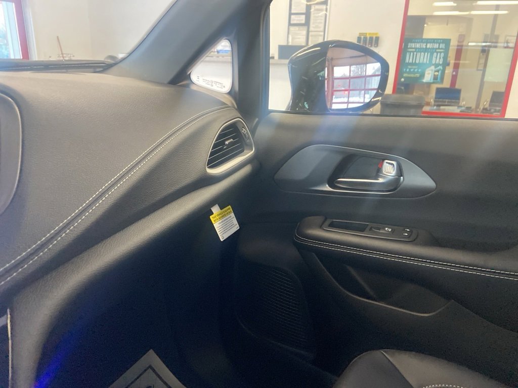 New 2026 Chrysler Pacifica Select image 30