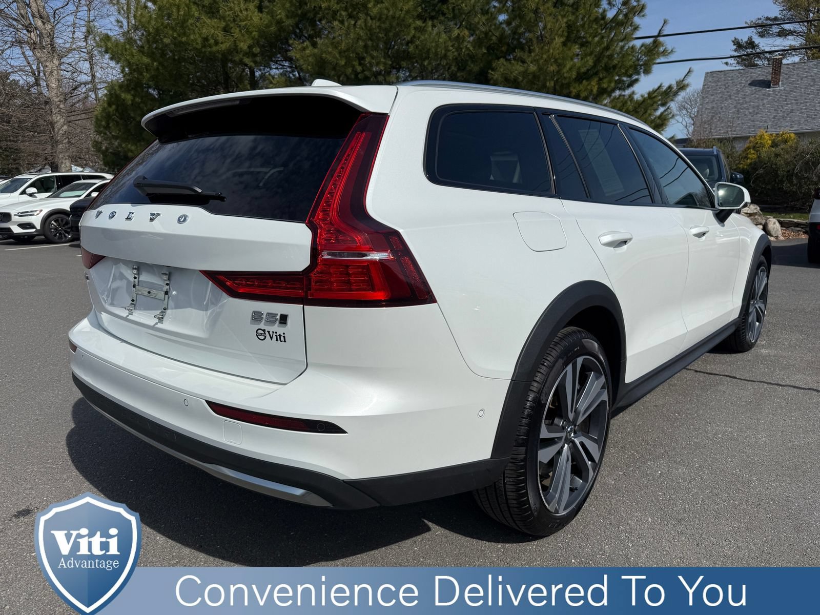 Used 2025 Volvo V60 B5 Cross Country Plus AWD/4WD image 8