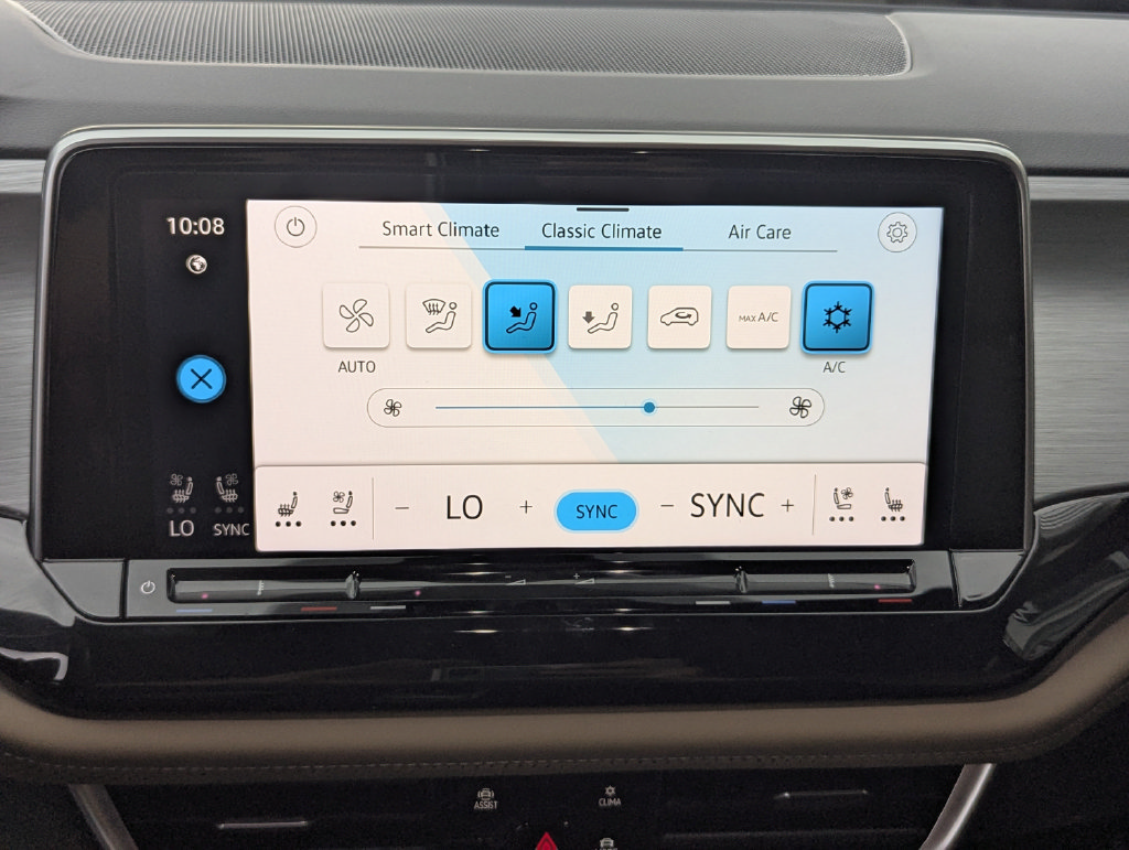 Certified 2025 Volkswagen Atlas Cross Sport SE FWD image 23