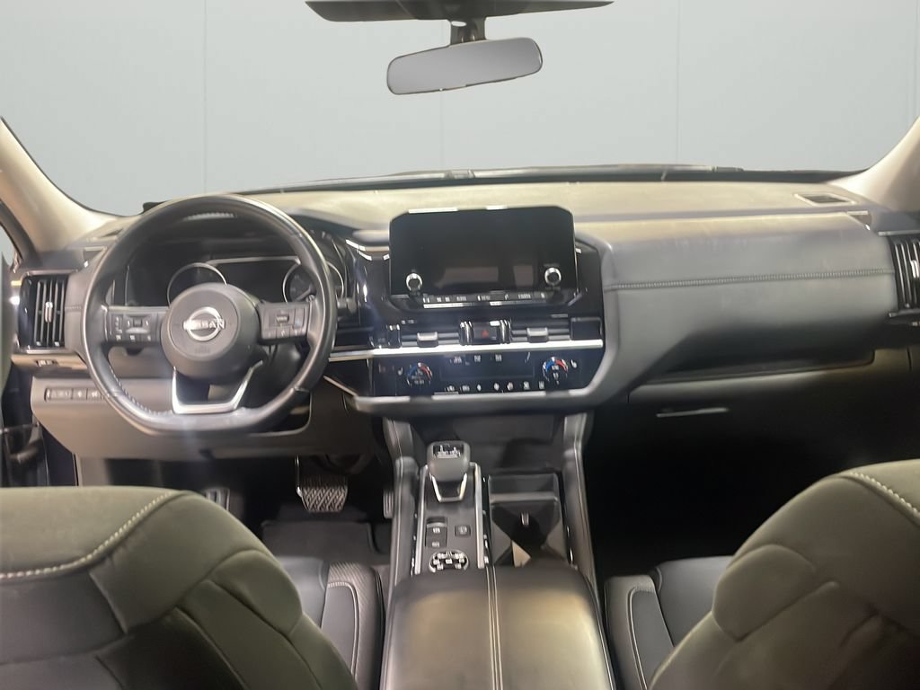 Used 2025 Nissan Pathfinder SV AWD/4WD image 18