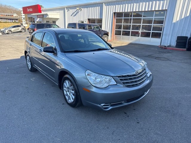 Used 2010 Chrysler Sebring Touring image 2
