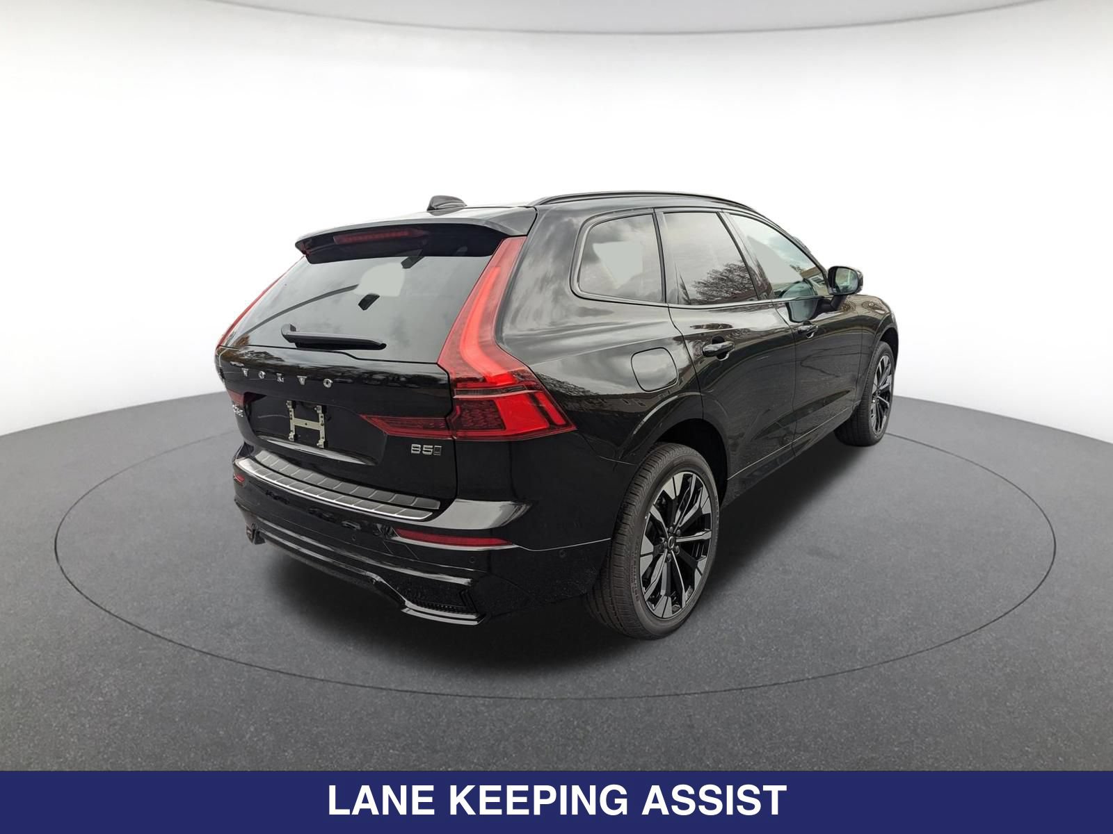 New 2026 Volvo XC60 B5 Plus w/ Protection Package Premier AWD/4WD image 5