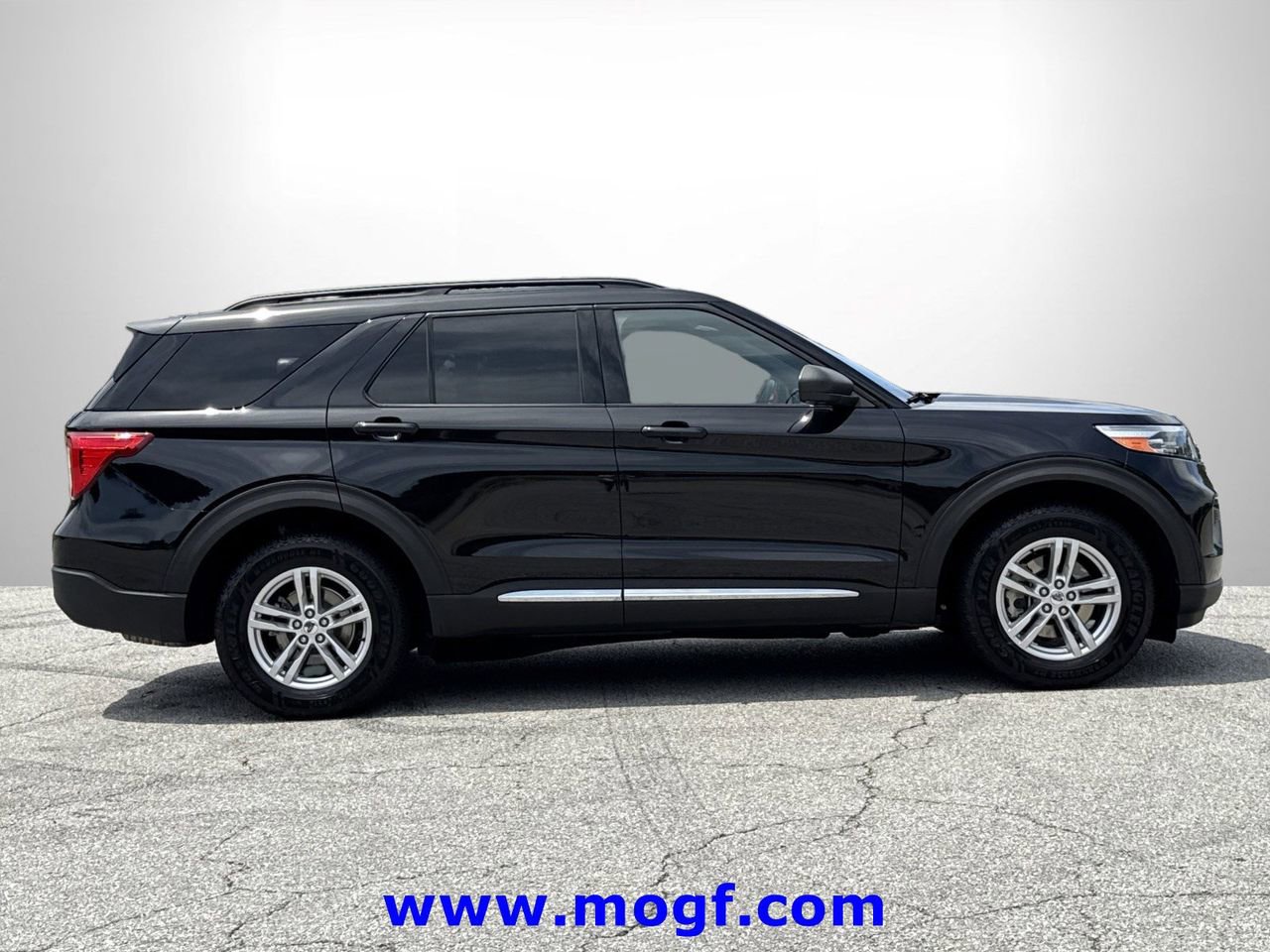 Used 2020 Ford Explorer XLT w/ Class III Trailer Tow Package AWD/4WD image 28