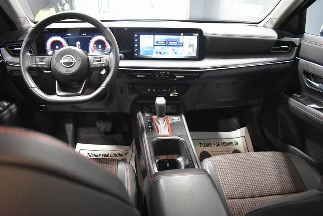 Certified 2025 Nissan Kicks SR image 13
