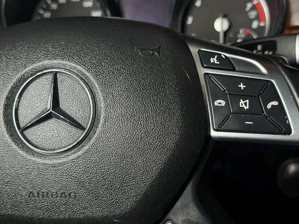 Used 2015 Mercedes-Benz GL 550 4MATIC image 40