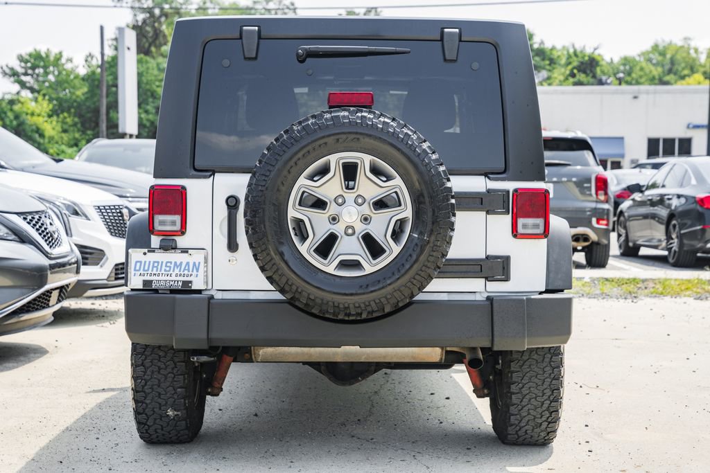 Used 2017 Jeep Wrangler Unlimited Rubicon w/ Cold Weather Group image 5