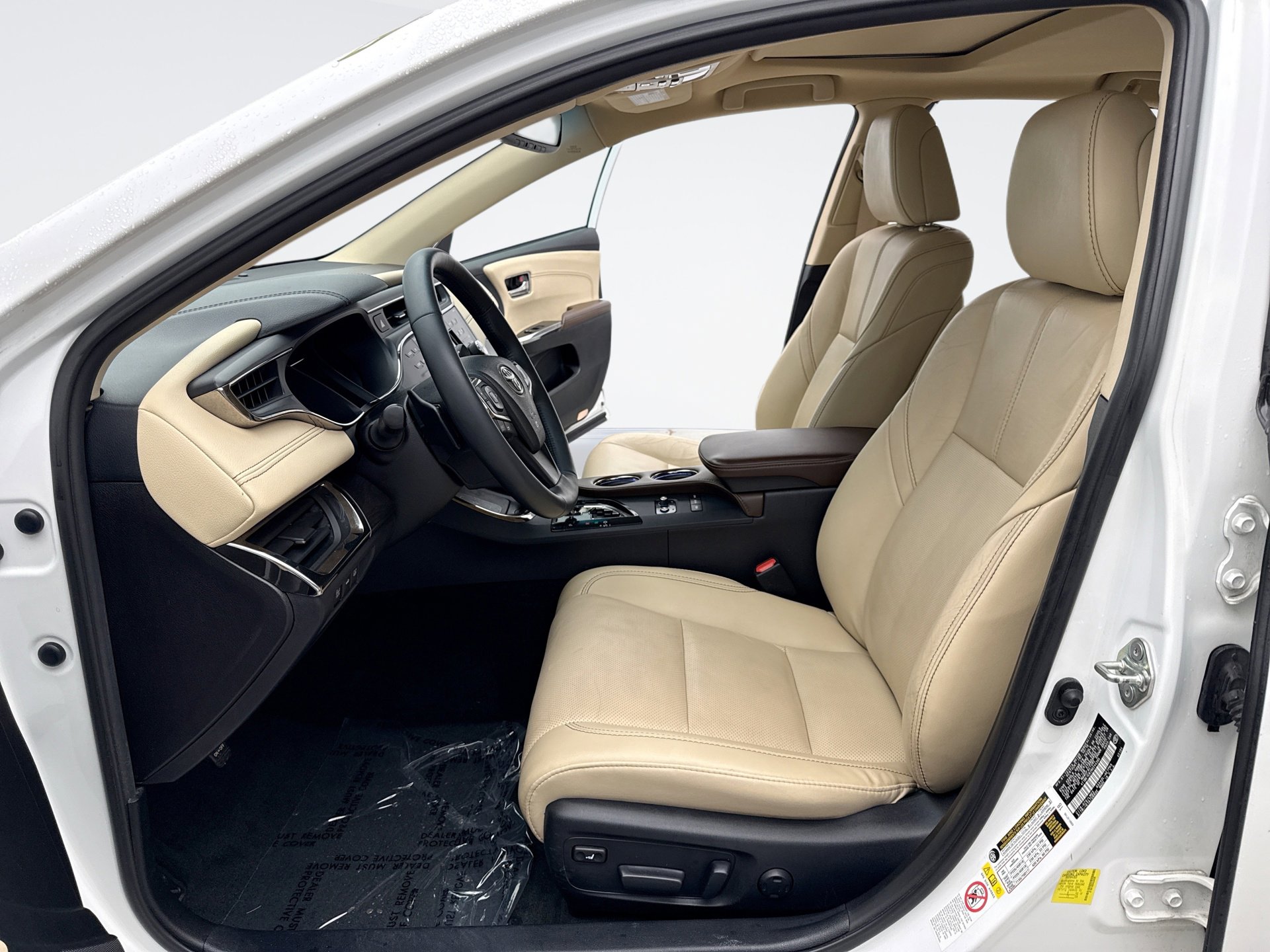 Used 2017 Toyota Avalon Limited w/ Carpet Mat Package image 11