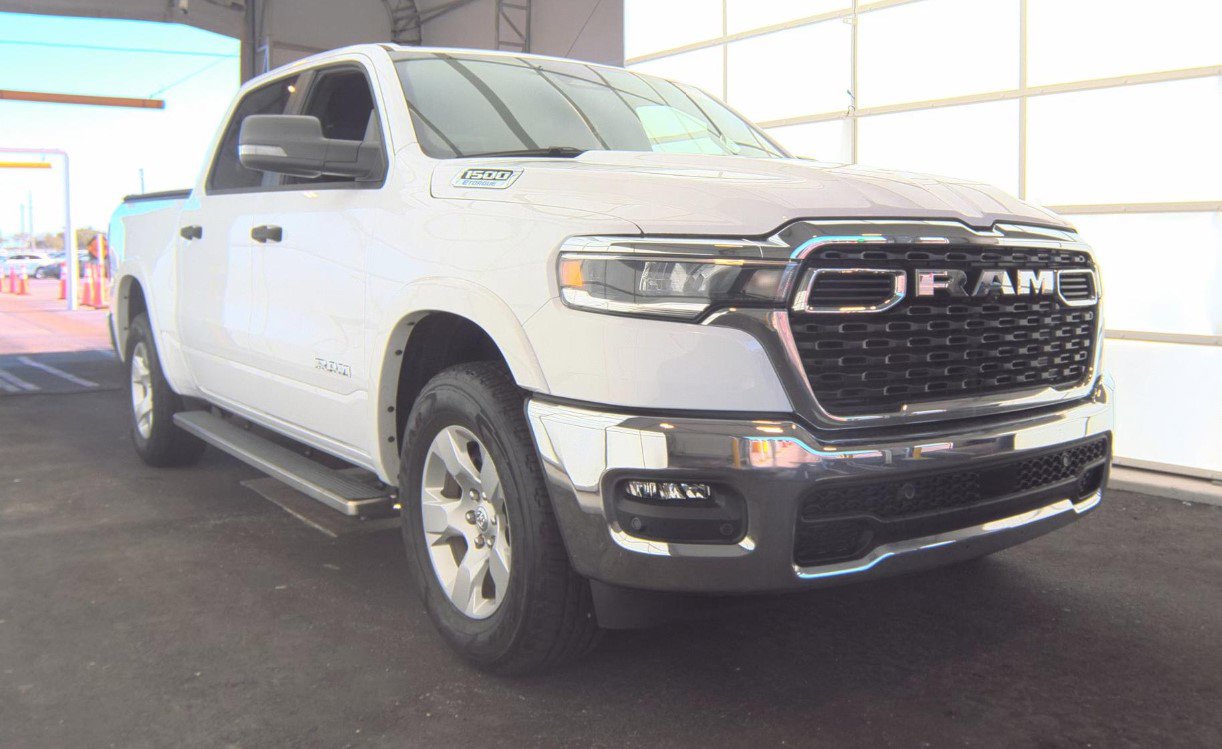 Used 2025 RAM 1500 Big Horn AWD/4WD image 2