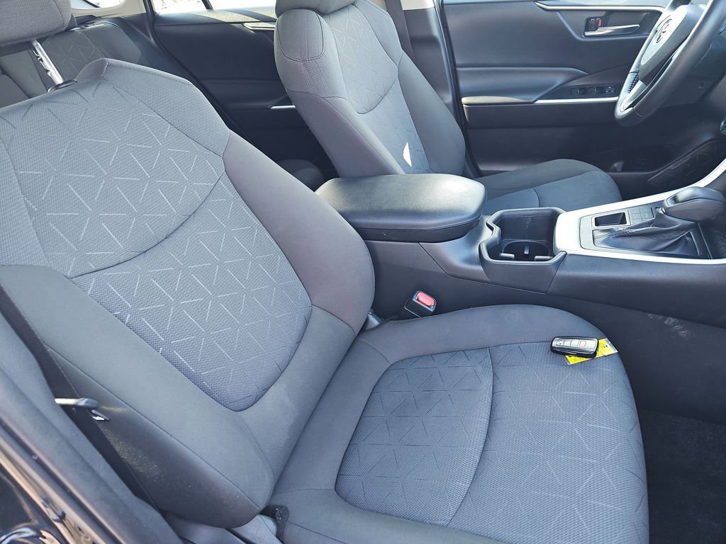 Used 2022 Toyota RAV4 XLE w/ Convenience Package image 19