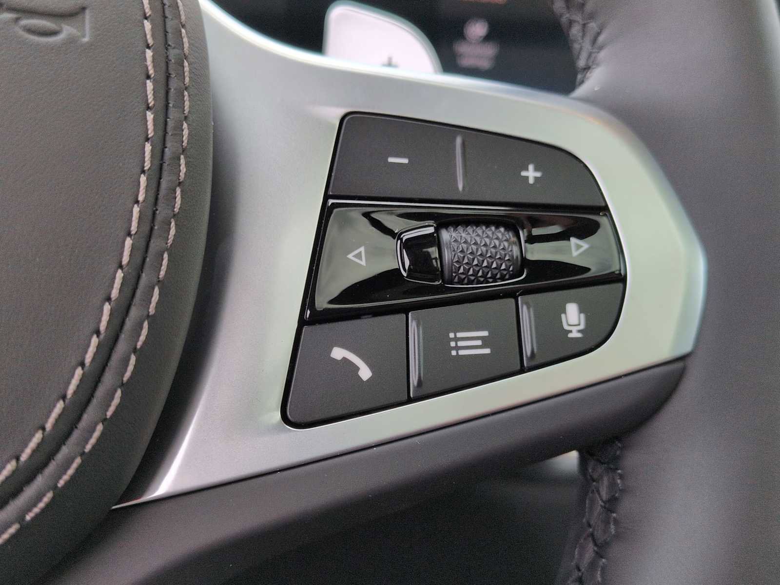 New 2026 BMW X6 xDrive40i w/ Premium Package image 27