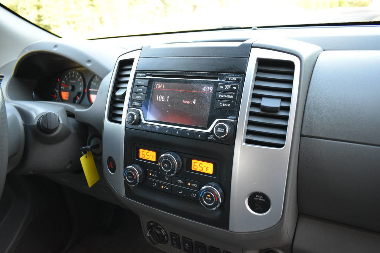 Used 2018 Nissan Frontier SV w/ Value Truck Package AWD/4WD image 19