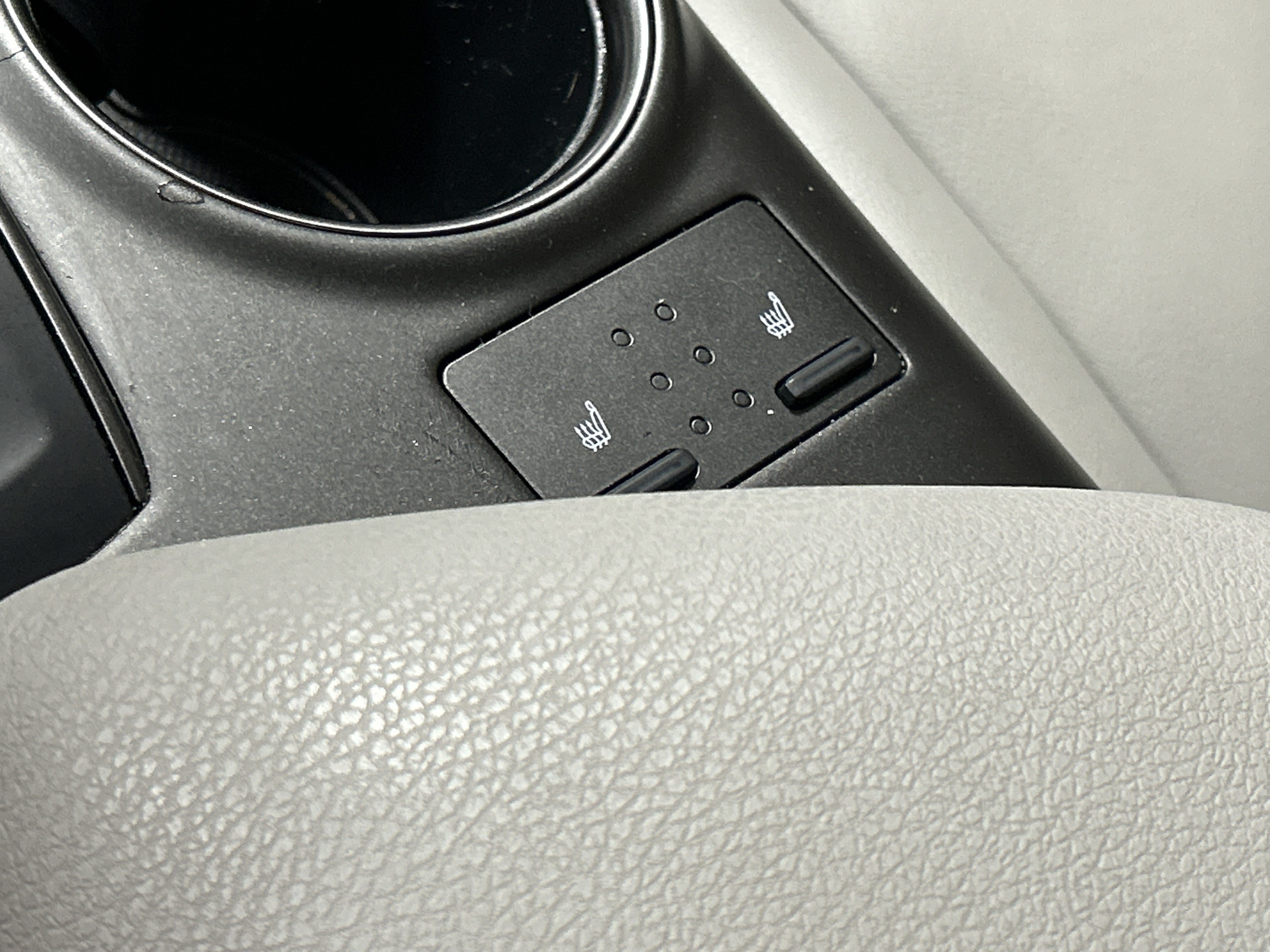 Used 2024 Toyota Camry SE w/ Cold Weather Package FWD image 34