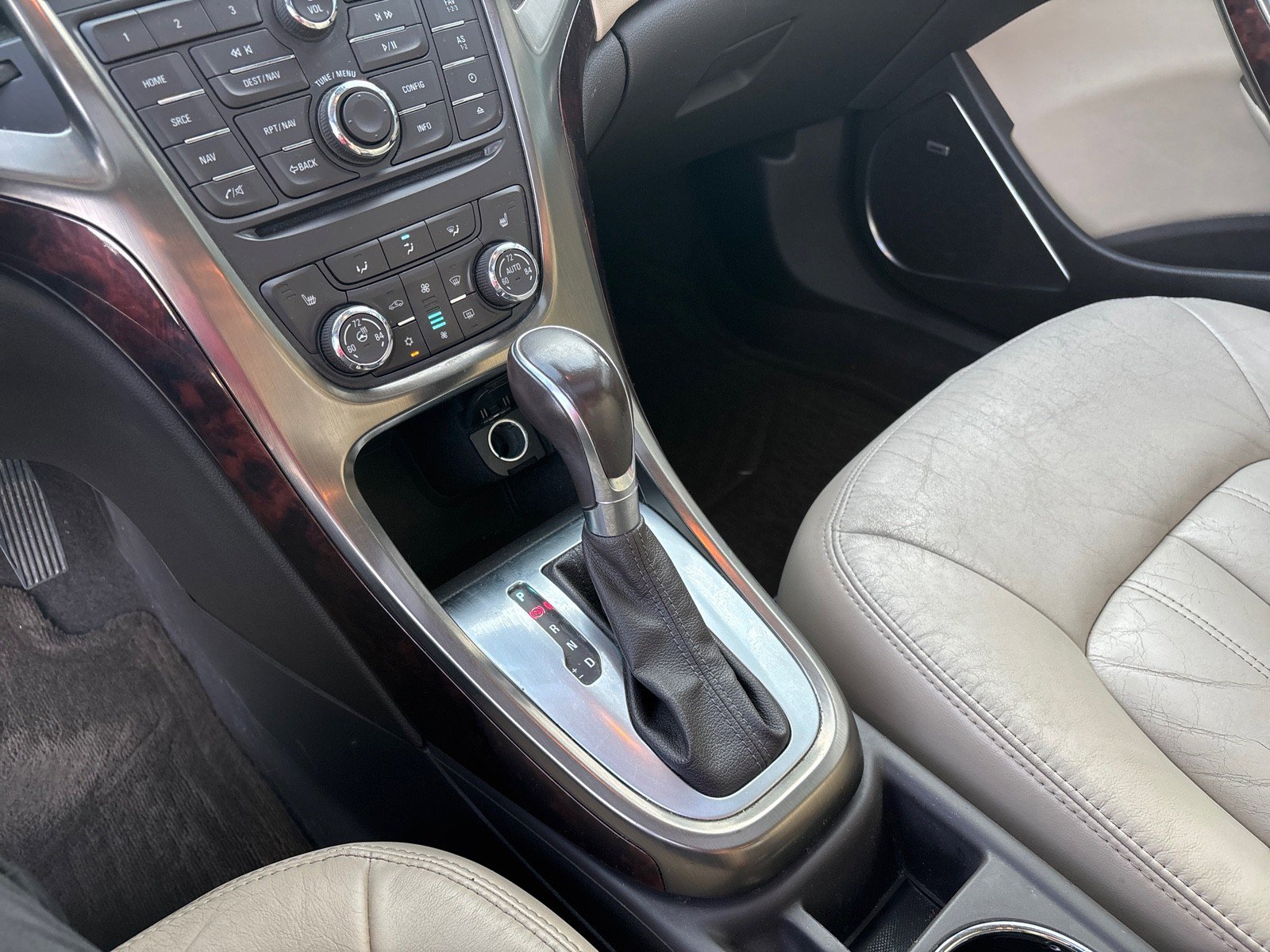 Used 2015 Buick Verano Leather w/ Experience Buick Package image 23