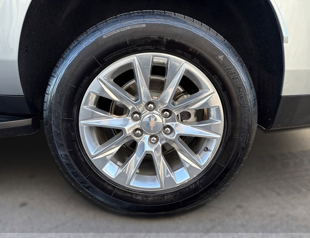 Used 2024 Chevrolet Suburban Premier image 14