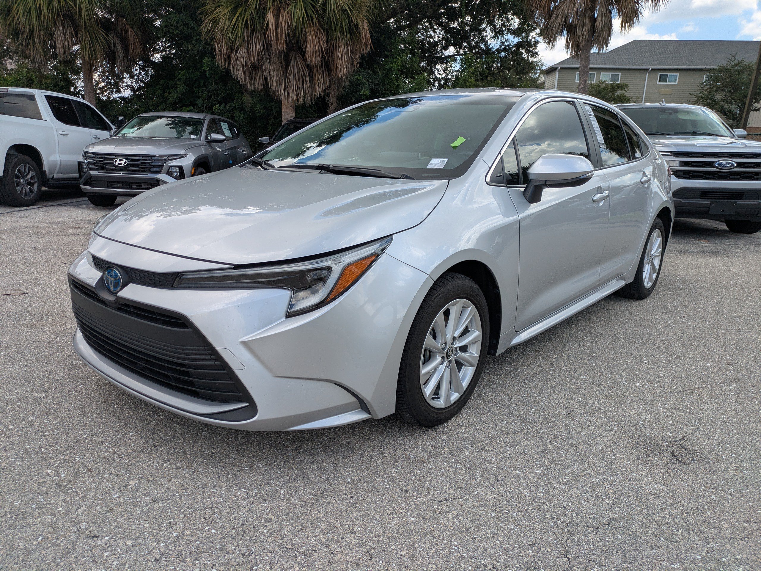 Used 2024 Toyota Corolla XLE FWD image 9