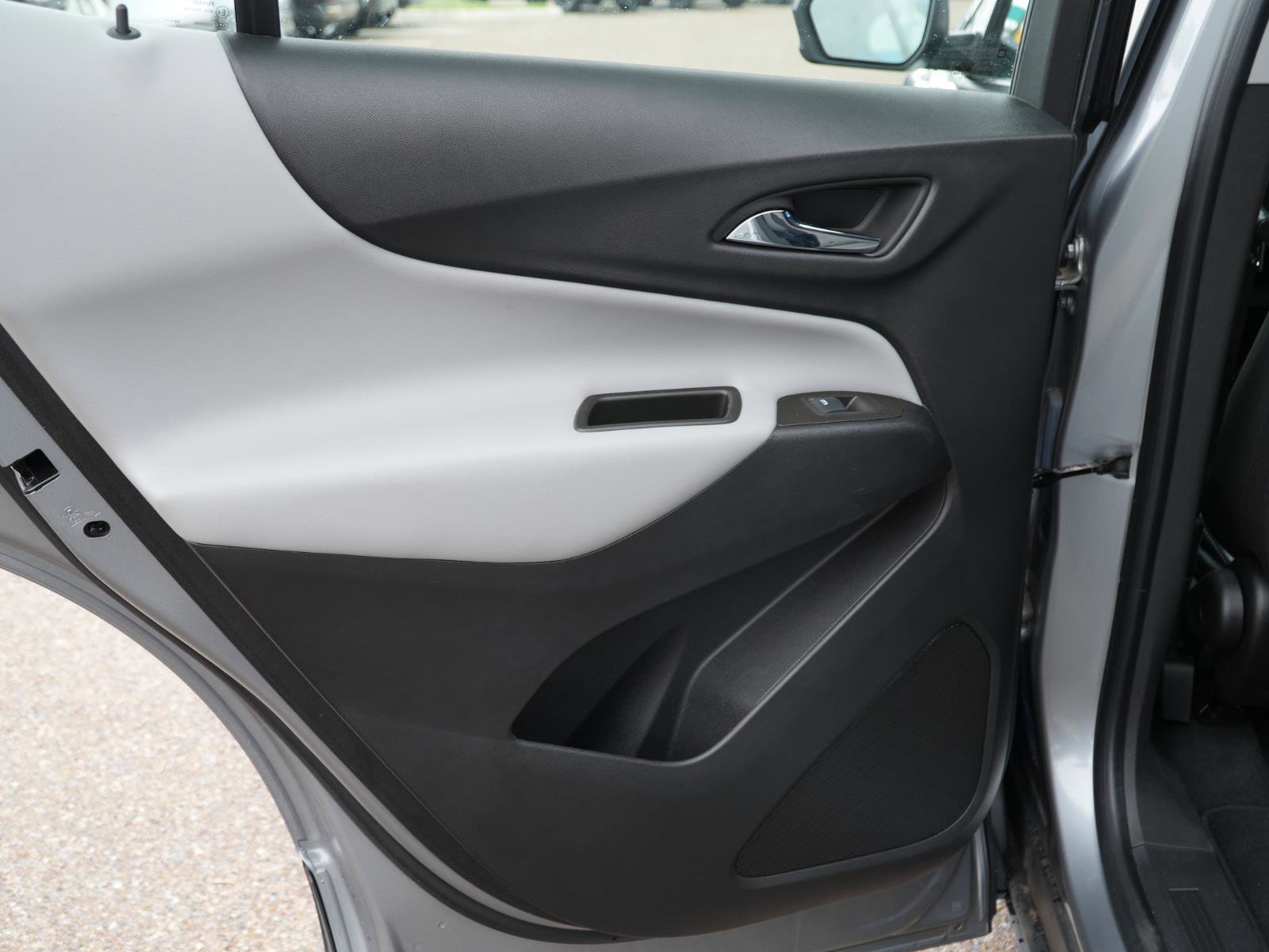 Used 2023 Chevrolet Equinox LS FWD image 15