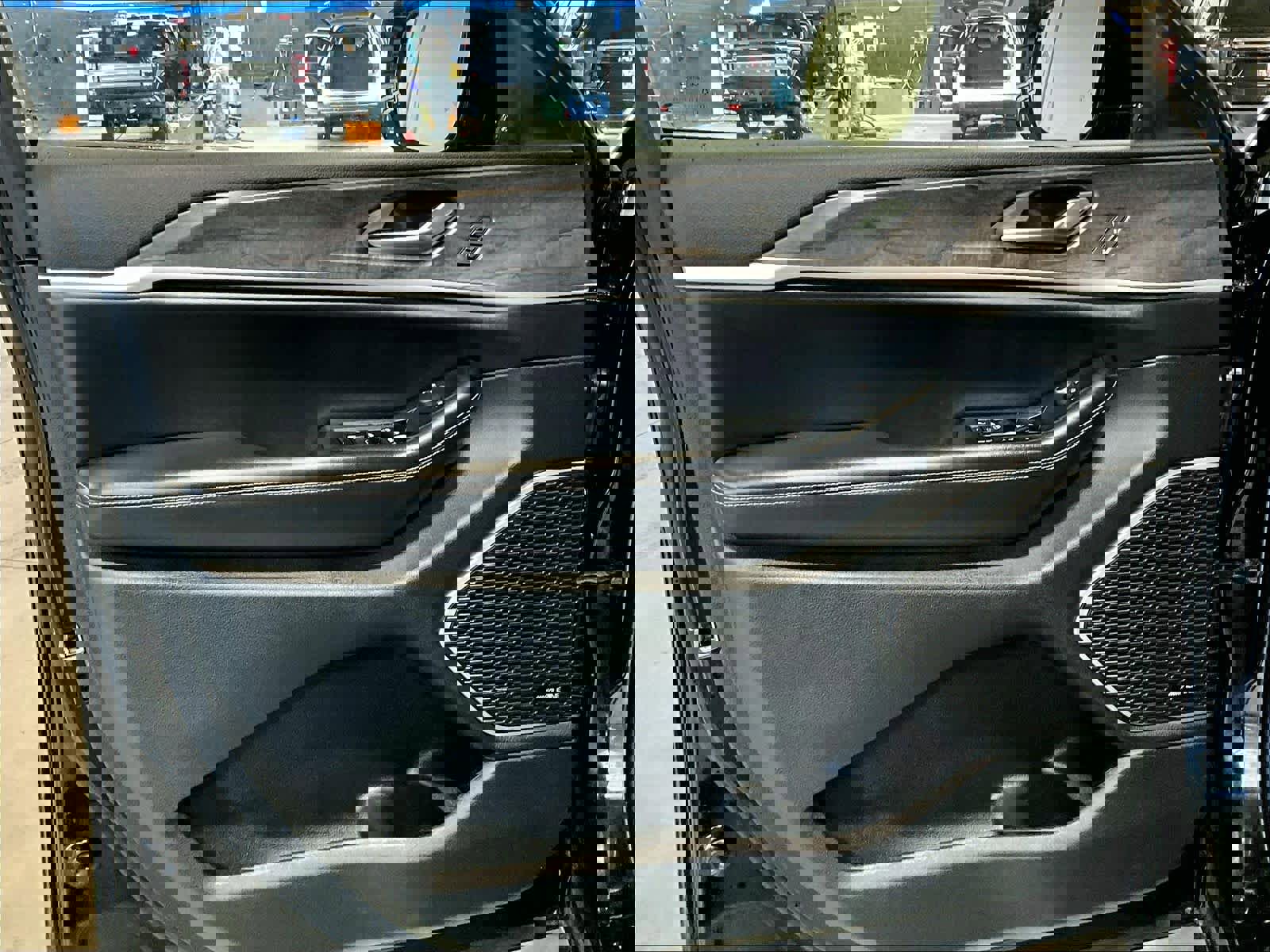 Used 2021 Jeep Grand Cherokee L Limited w/ Luxury Tech Group II image 9