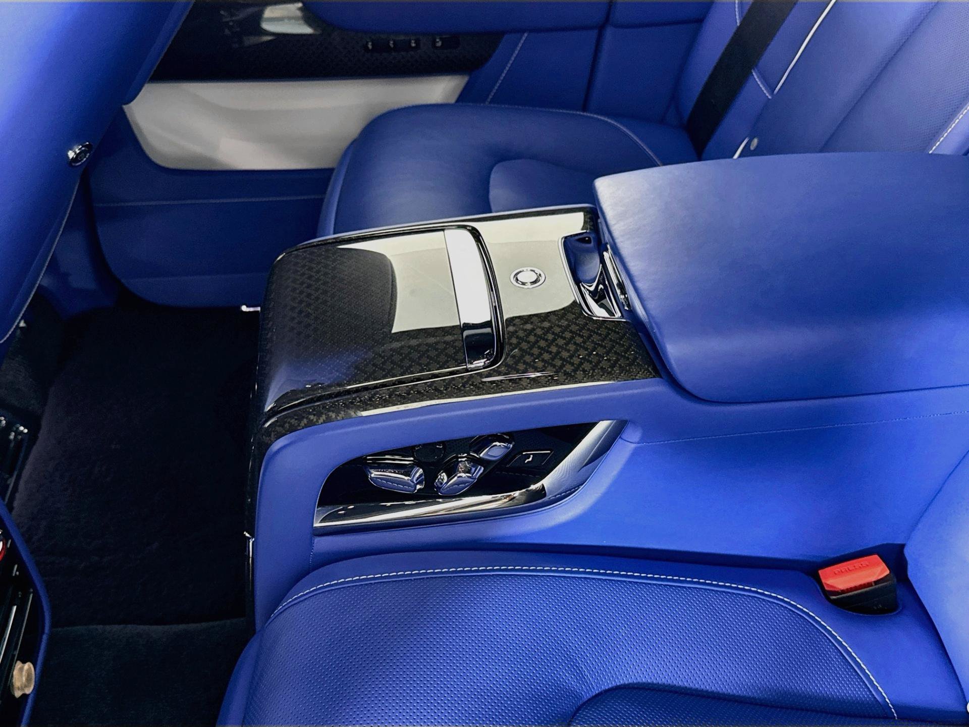 Used 2023 Rolls-Royce Cullinan Black Badge w/ Driver's Package AWD/4WD image 28