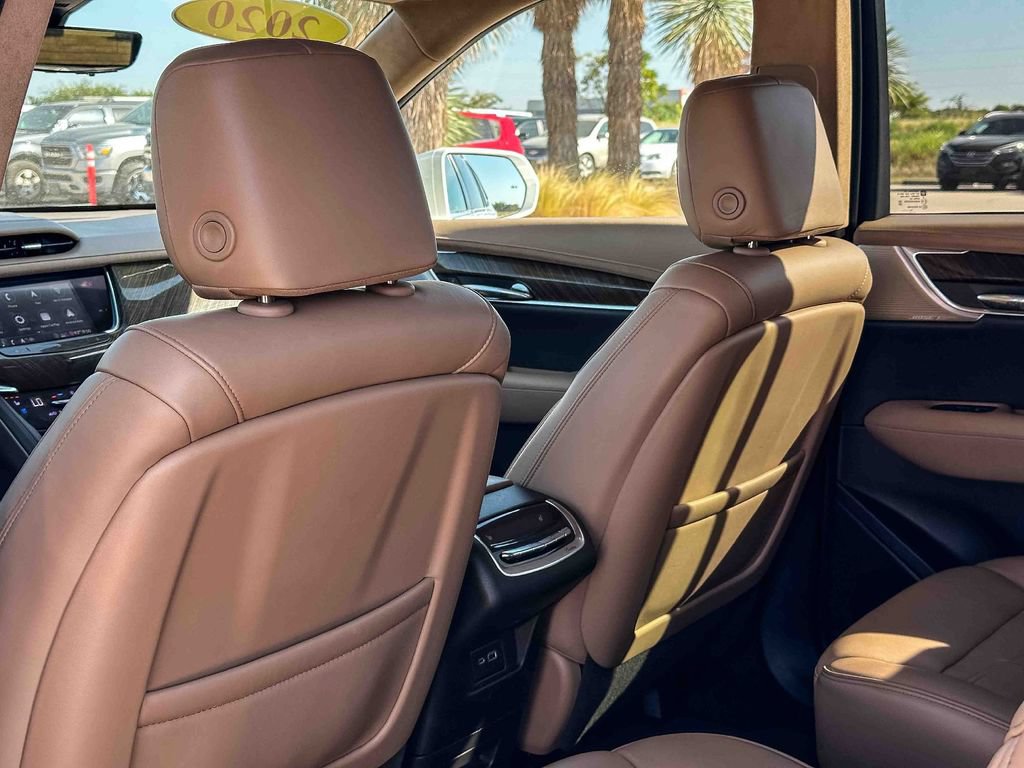 Used 2020 Cadillac XT6 Premium Luxury w/ Platinum Package FWD image 17