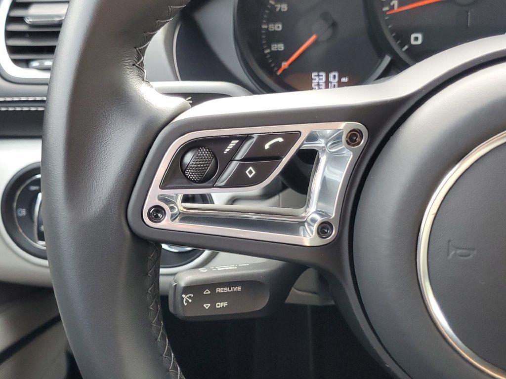 Used 2024 Porsche 718 Boxster RWD image 17