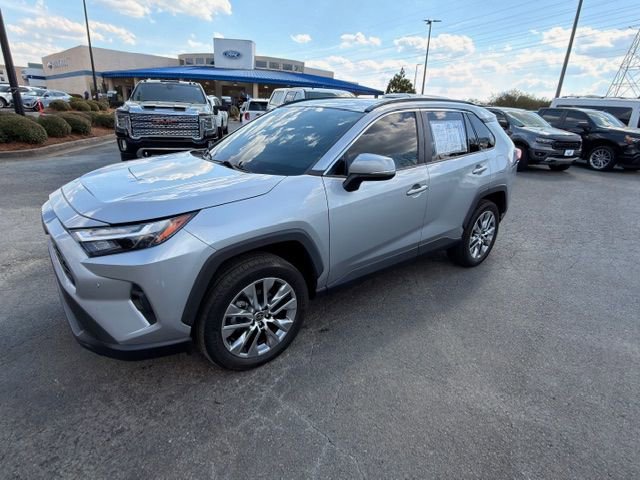 Used 2023 Toyota RAV4 XLE Premium image 11