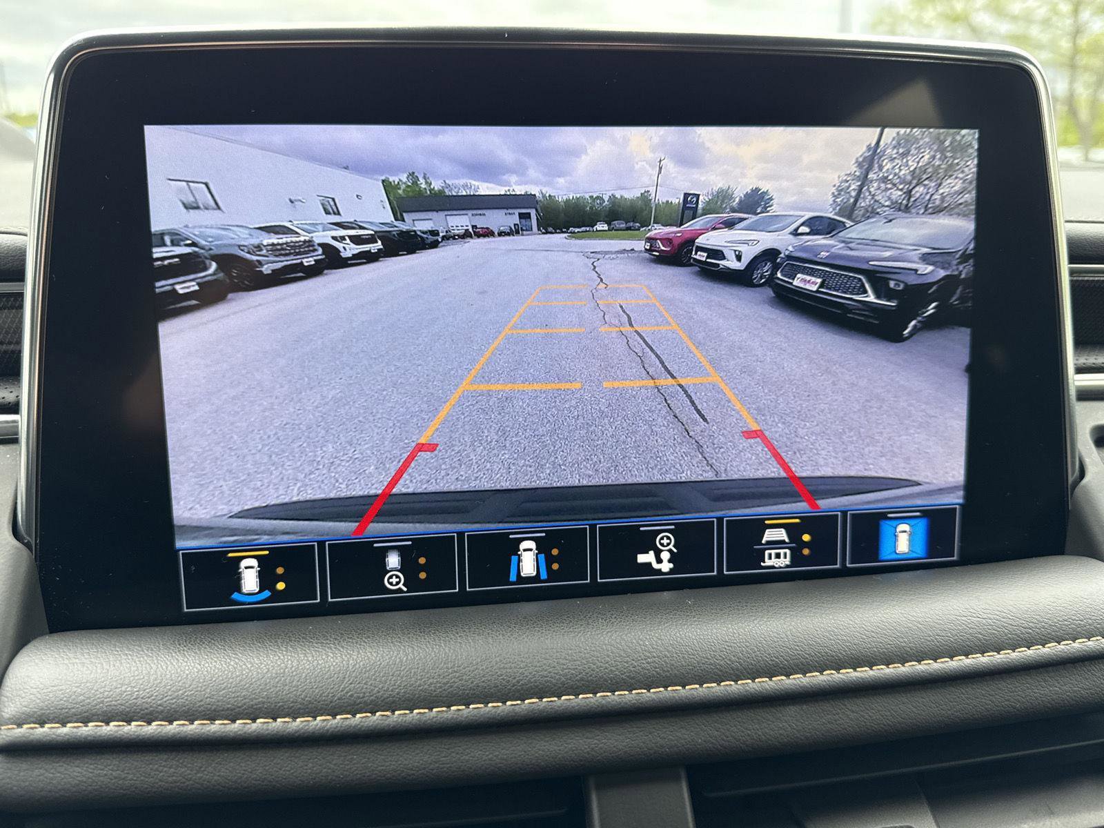 Used 2021 GMC Yukon XL AT4 w/ AT4 Premium Plus Package image 27