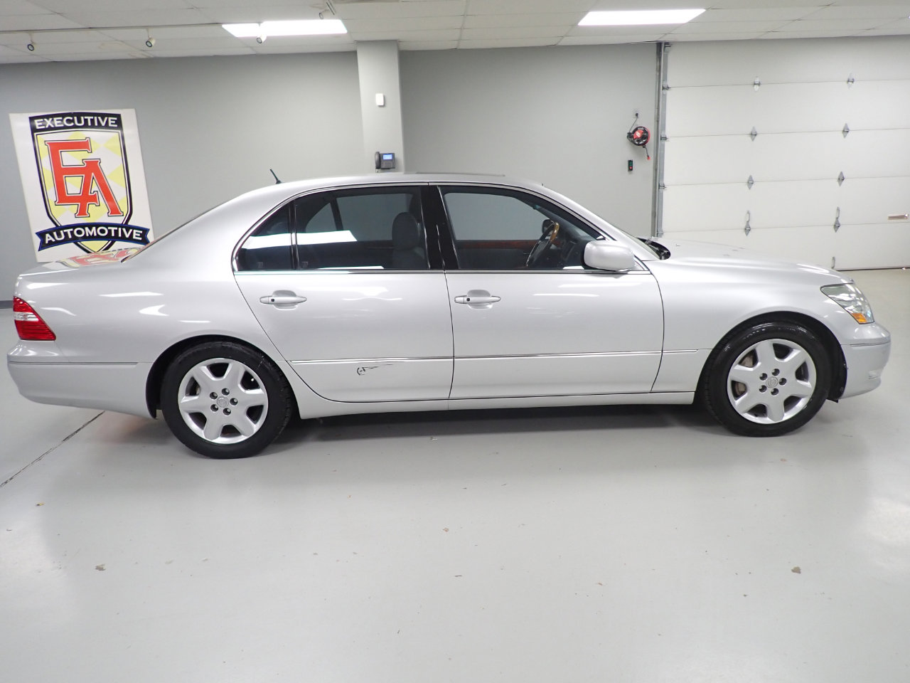 Used 2004 Lexus LS 430 image 3