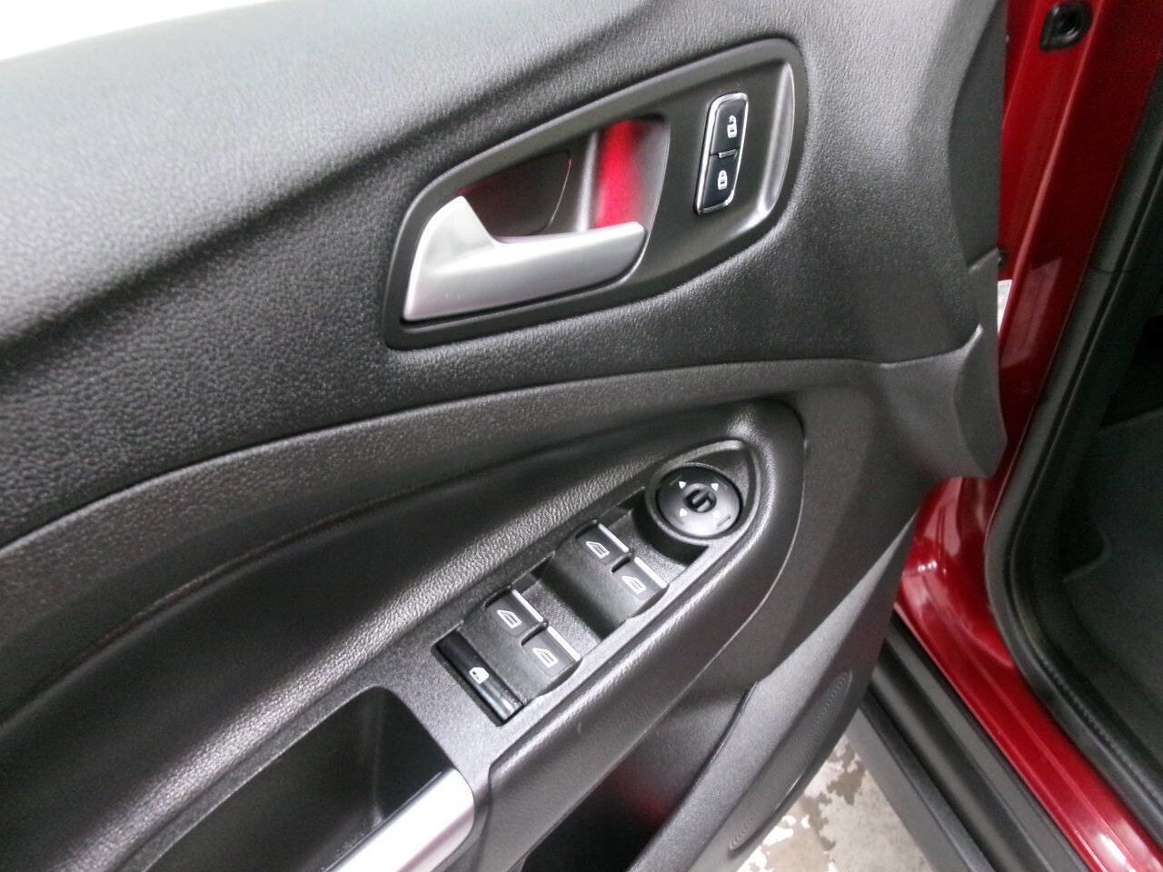 Used 2016 Ford C-MAX SEL FWD image 21