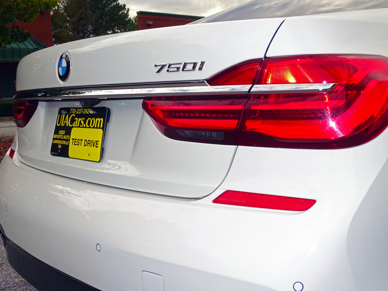 Used 2018 BMW 750i image 11