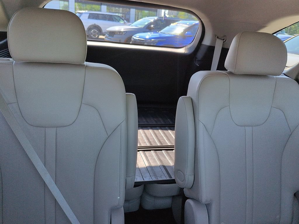 Used 2023 Kia Sorento EX w/ Panoramic Sunroof Package FWD image 8