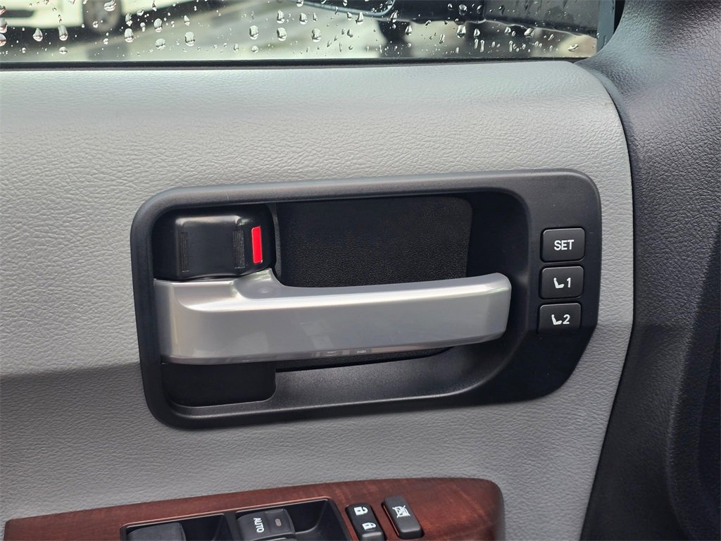 Used 2017 Toyota Sequoia Platinum image 20