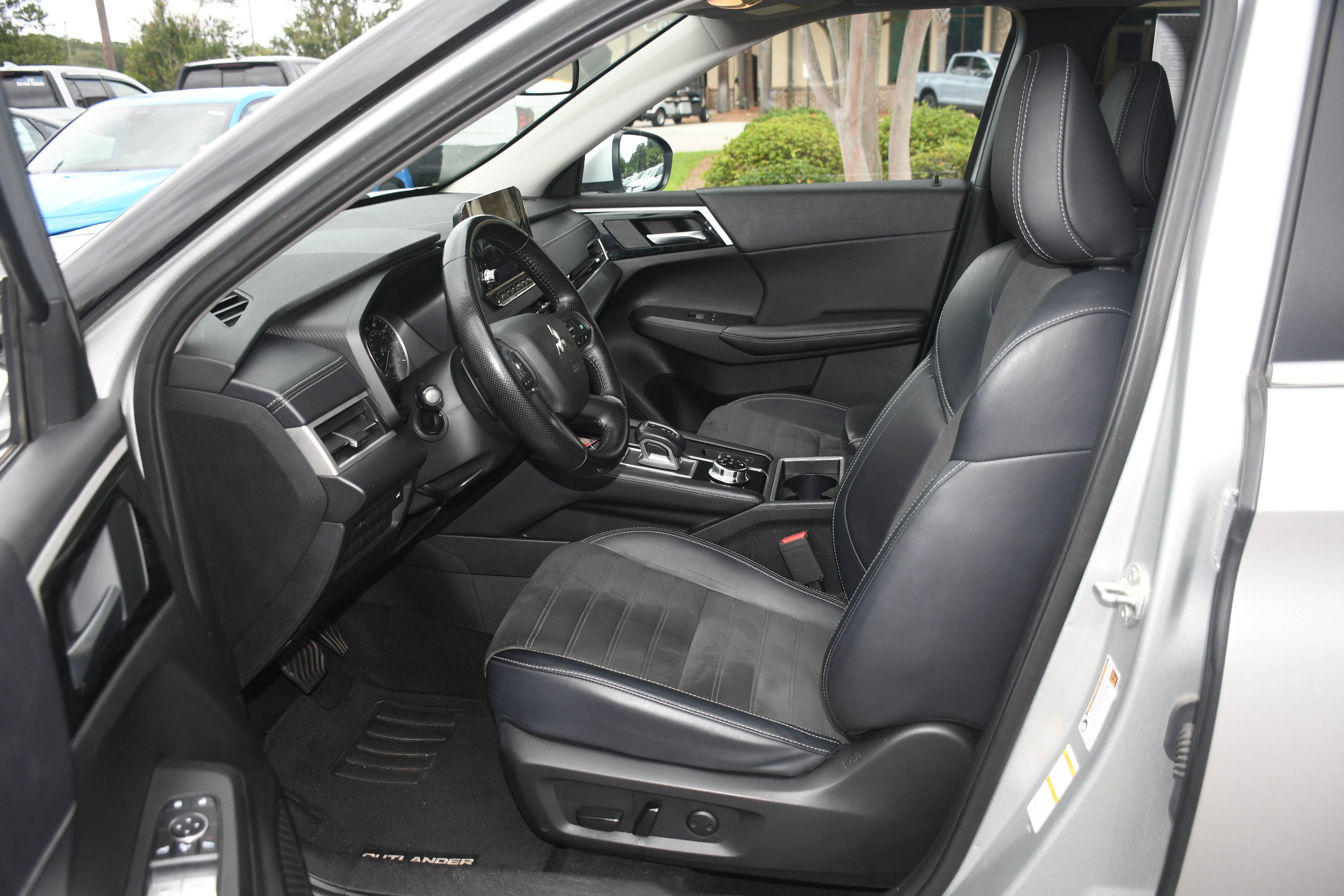 Used 2024 Mitsubishi Outlander SE Black Edition AWD/4WD image 7