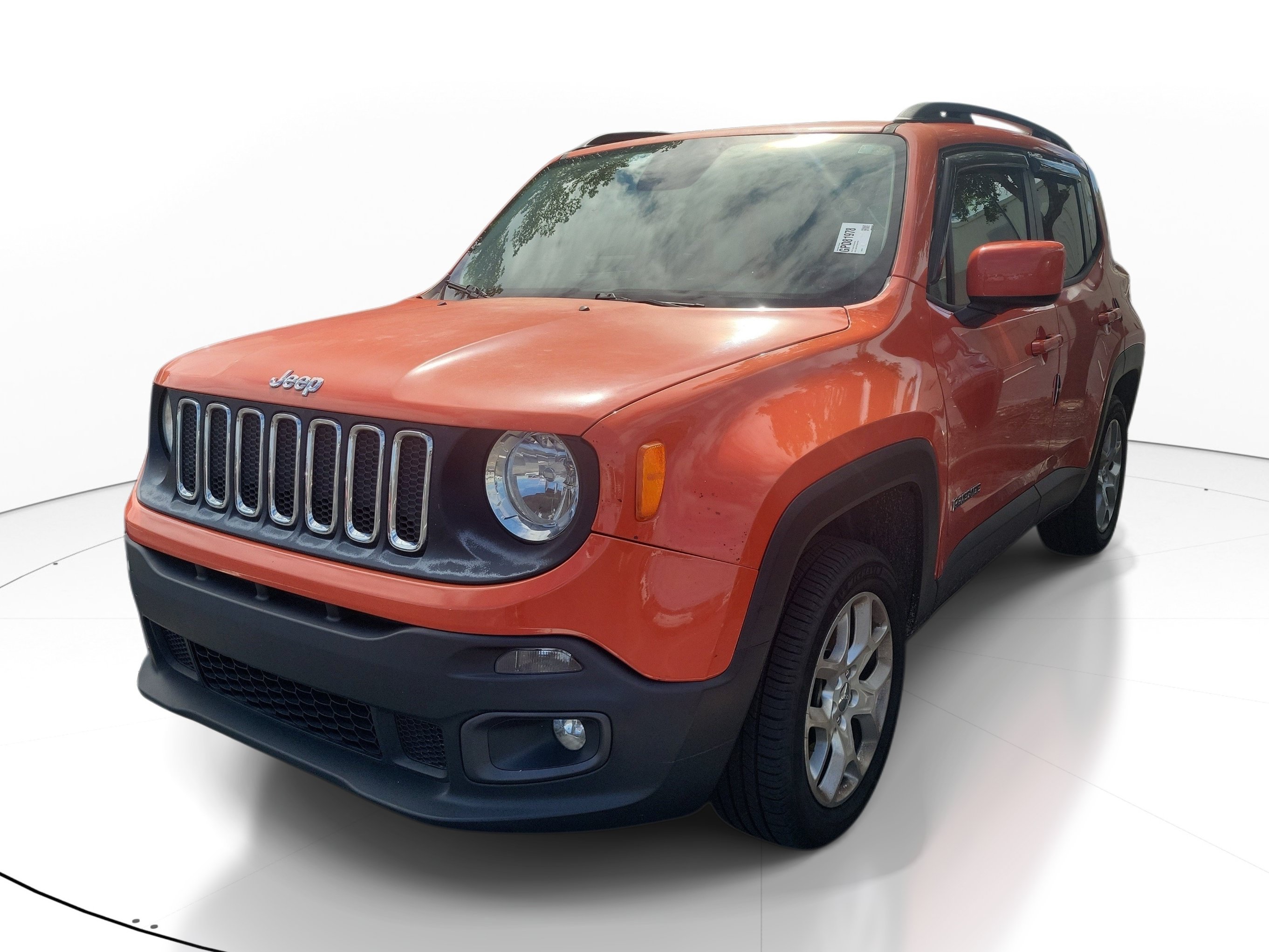 Used 2016 Jeep Renegade Latitude w/ Cold Weather Group AWD/4WD image 3