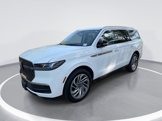 New 2025 Lincoln Navigator Reserve AWD/4WD image 1