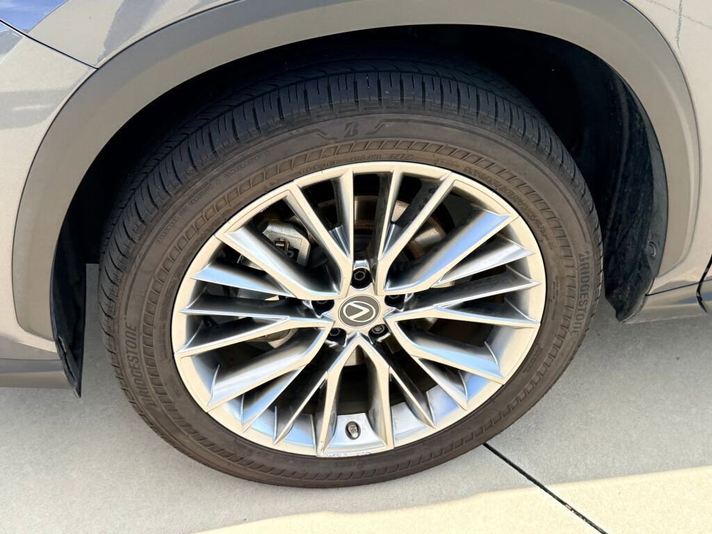 Used 2022 Lexus NX 350h AWD image 16