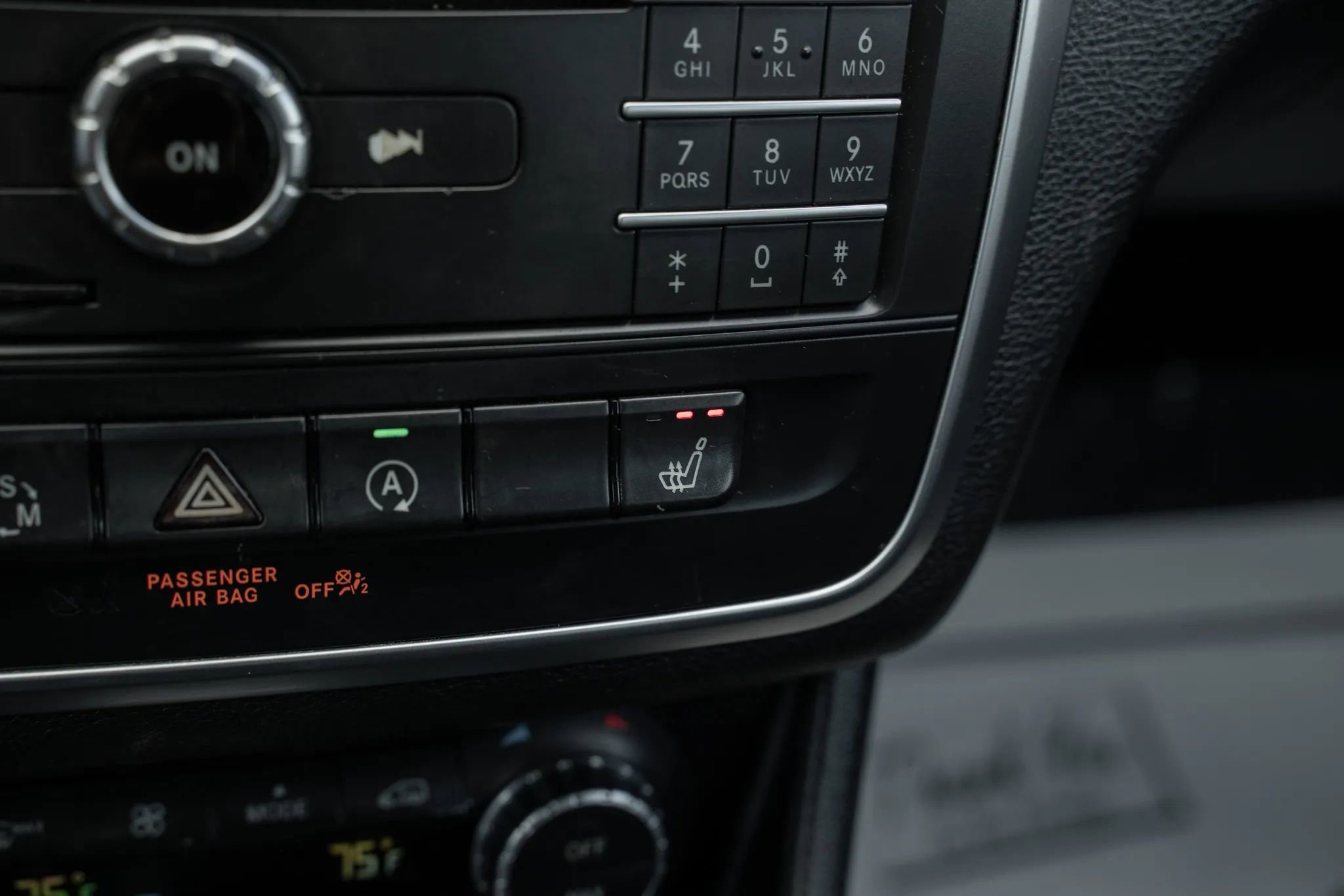 Used 2015 Mercedes-Benz CLA 250 4MATIC image 23