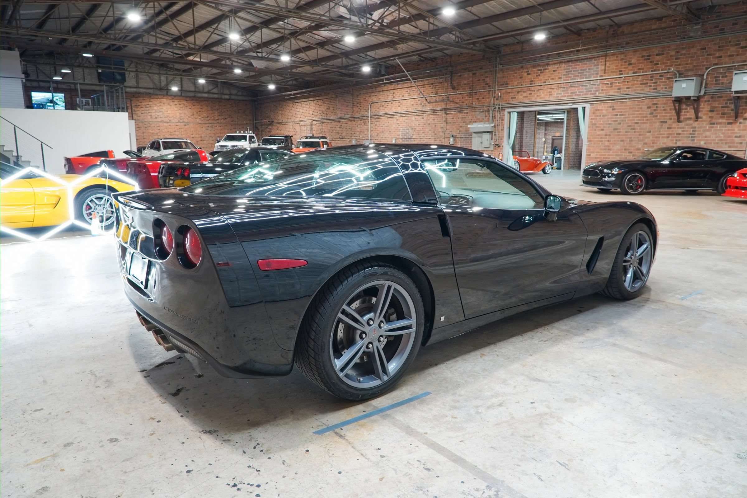 Used 2009 Chevrolet Corvette Coupe w/ Preferred Equipment Group RWD image 15