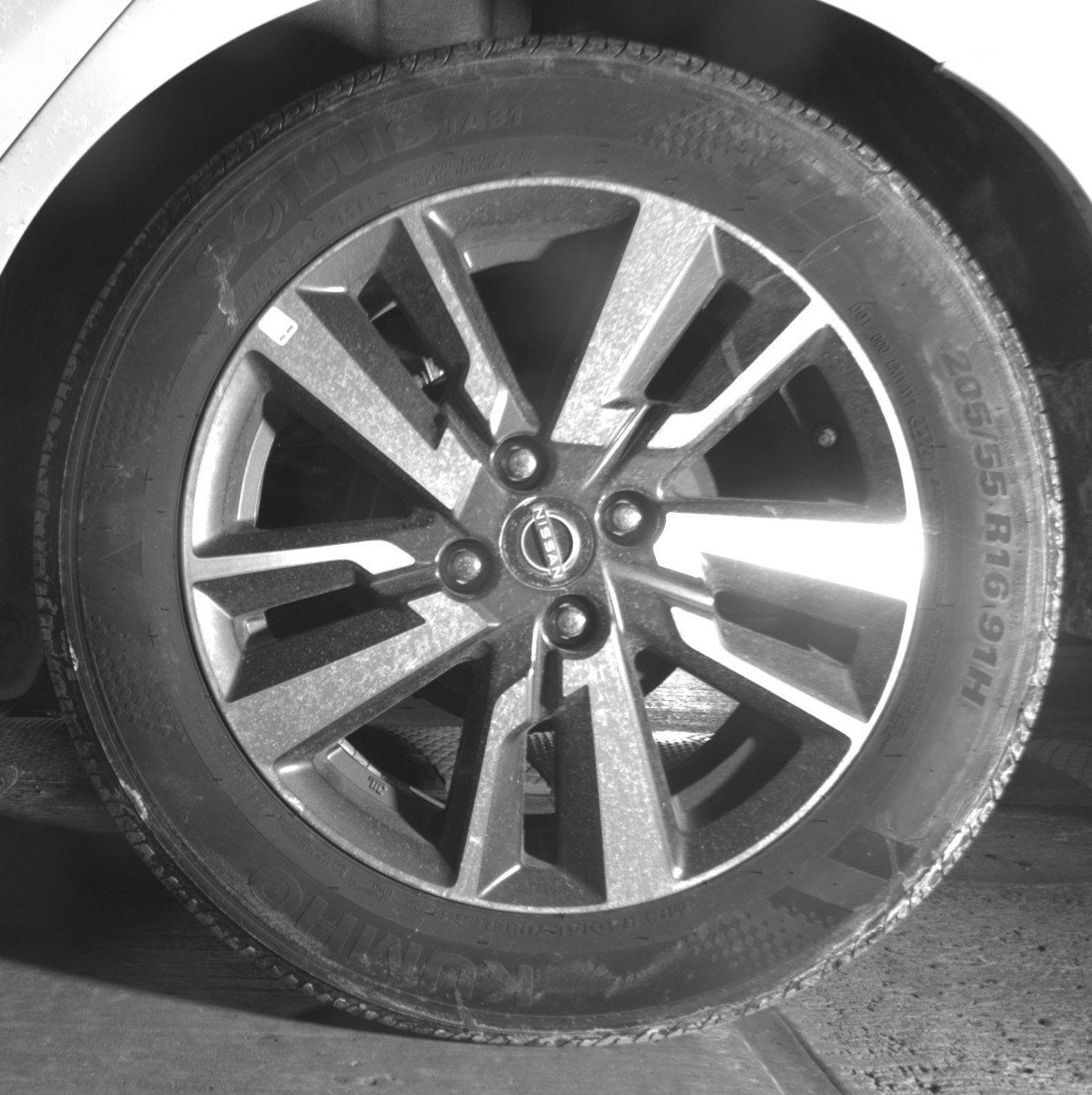 Used 2025 Nissan Versa SV FWD image 14