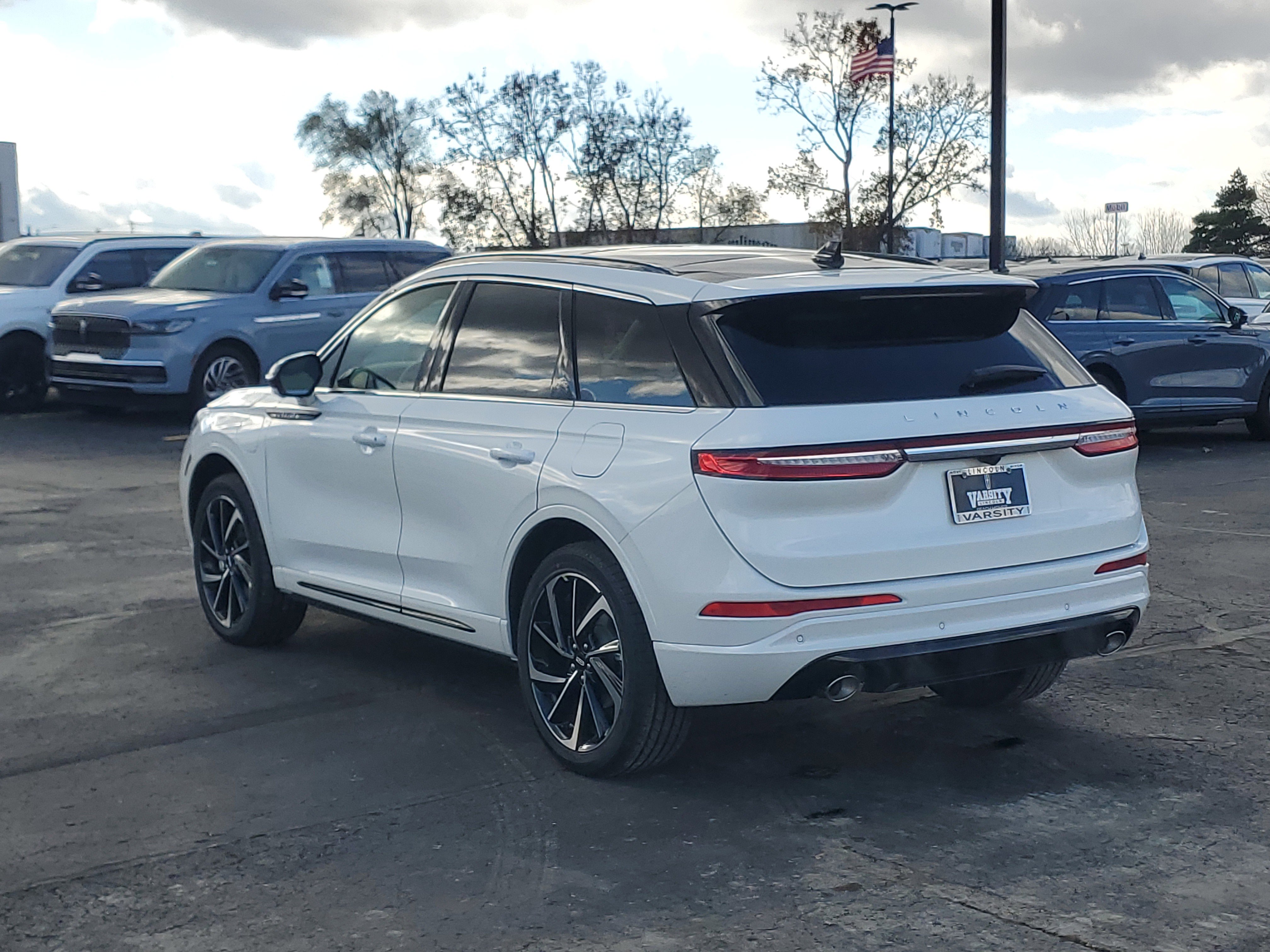 New 2026 Lincoln Corsair Grand Touring image 3