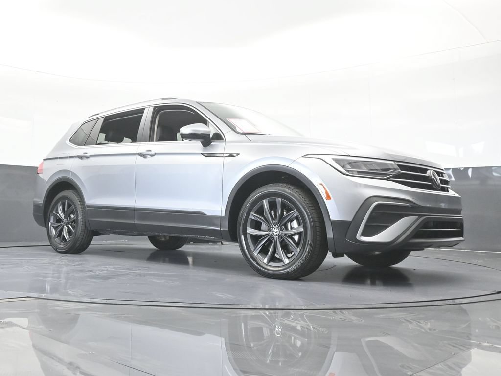 Used 2024 Volkswagen Tiguan SE FWD image 64