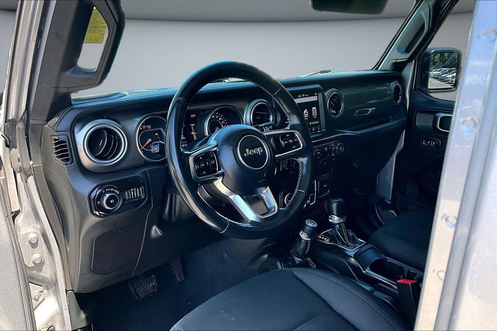 Used 2018 Jeep Wrangler Unlimited Sahara AWD/4WD image 17