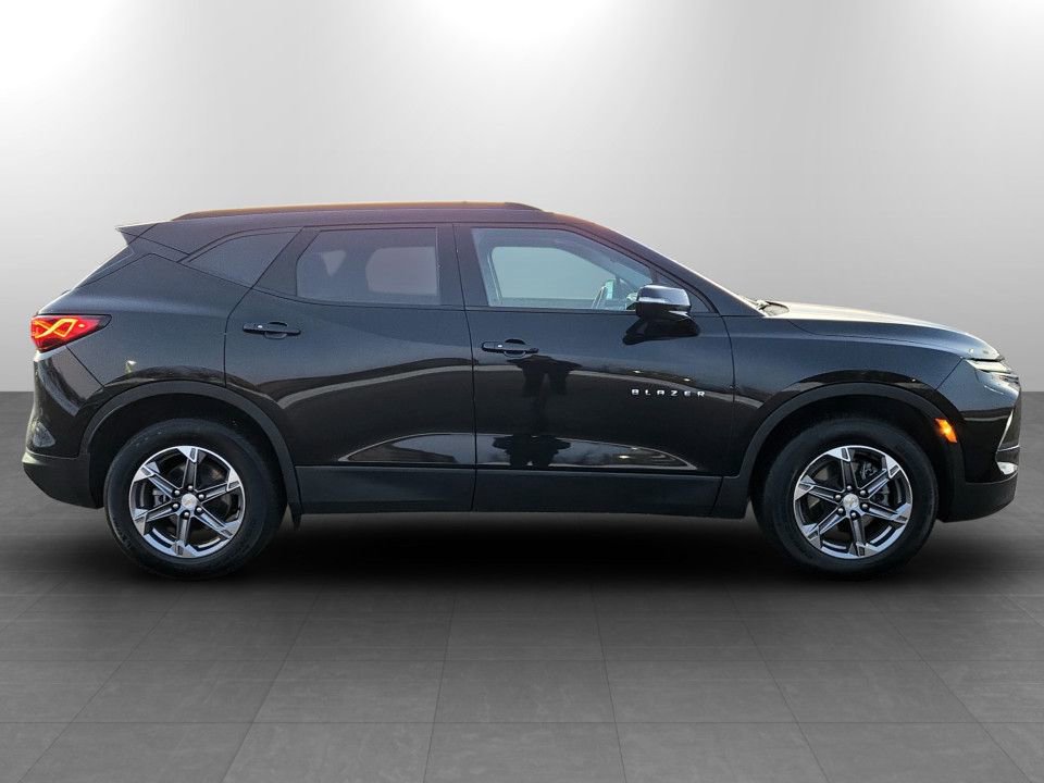Used 2024 Chevrolet Blazer LT image 5
